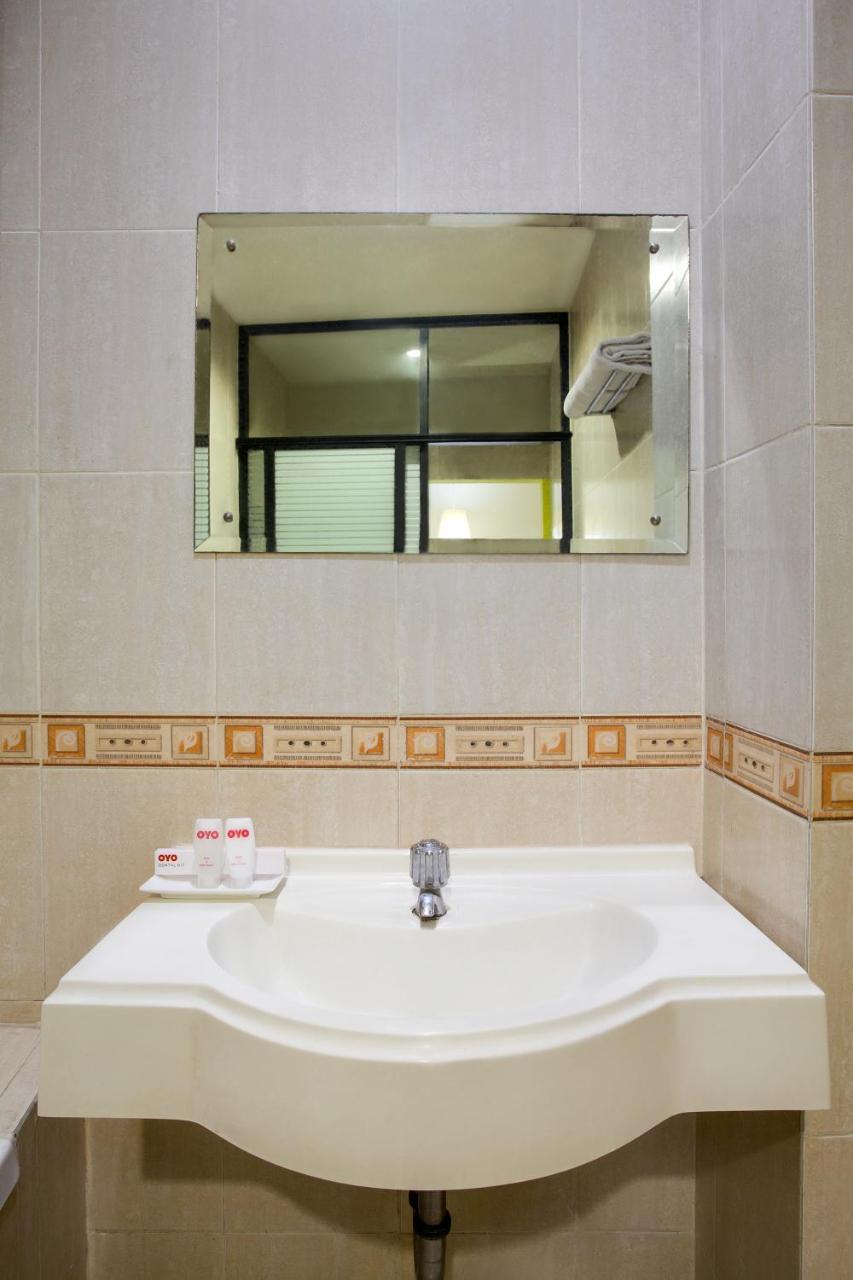 Oyo 119 Belvena Hotel Giacarta Esterno foto