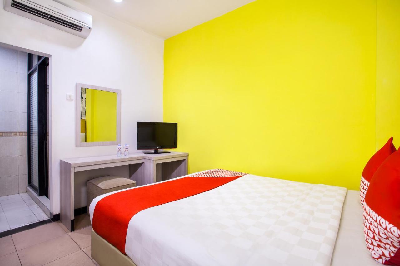 Oyo 119 Belvena Hotel Giacarta Esterno foto