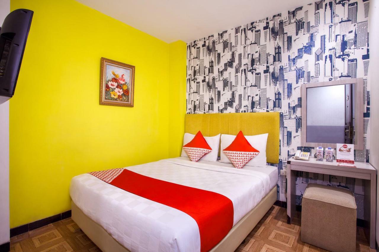 Oyo 119 Belvena Hotel Giacarta Esterno foto
