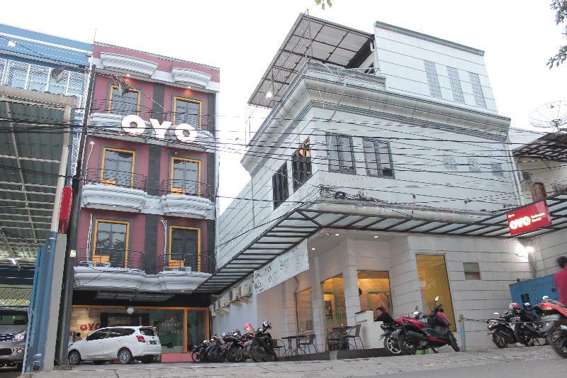 Oyo 119 Belvena Hotel Giacarta Esterno foto